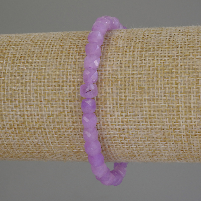 Lavender Amethyst Bracelet, faceted cube, diameter 5mm+-, length 18cm+- stretch