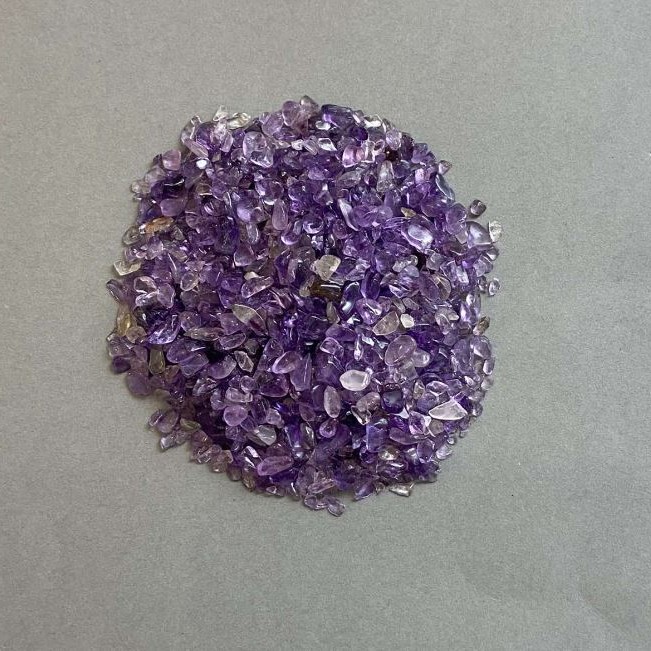 Natural Stone Amethyst Chips without Hole 2-6x2-4mm+- (per 100g+-)