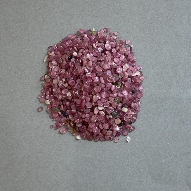 Natural Stone Tourmaline Chips without Hole 2-4x2-4mm+- (per 100g+-)