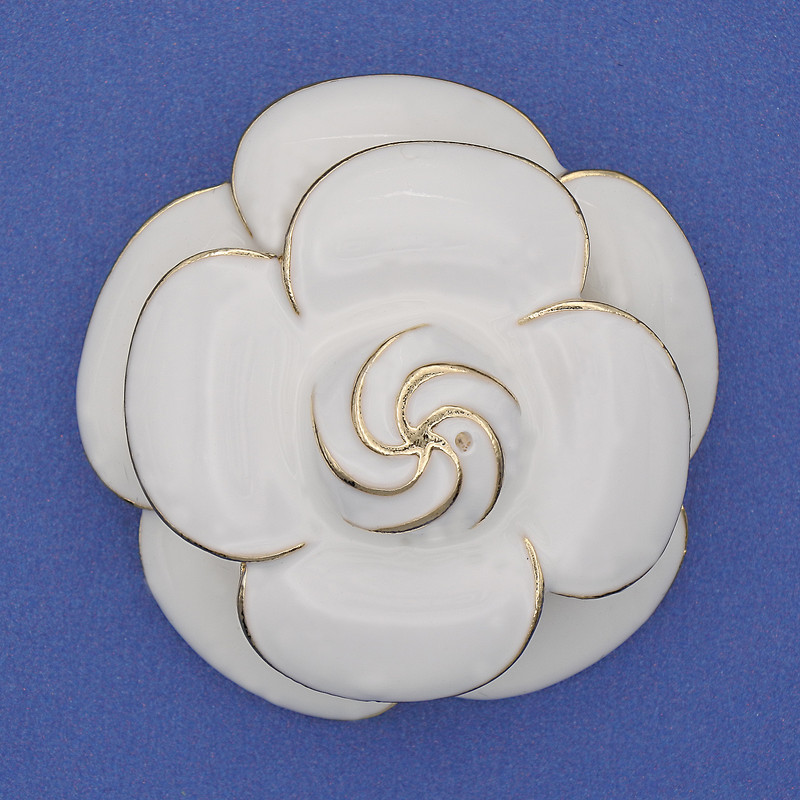 Flower Brooch White Enamel Gold-Tone Metal 45mm+