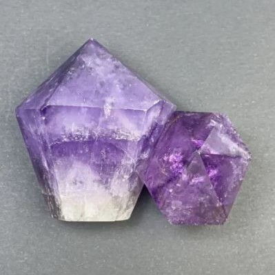 price per 100g. Amethyst Crystal Souvenir Stone, sizes ~63x40-20x38mm+/- ~weight 7-45g