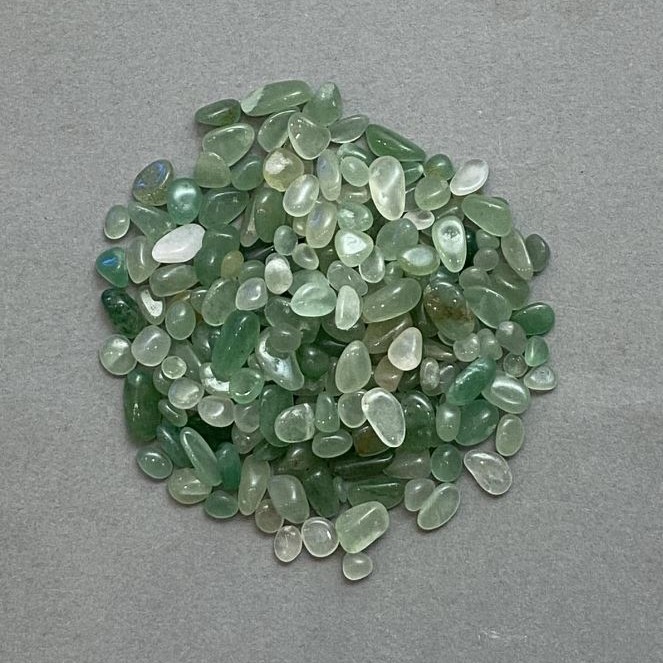 Natural Stone Jade Chips No Hole 4-9x3-5mm+- (per 100g+-)