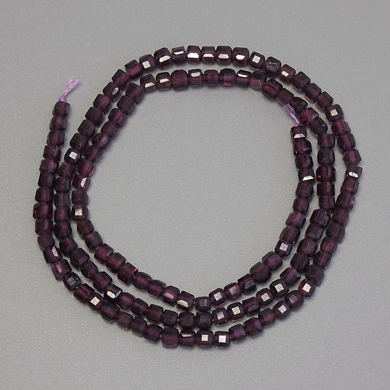 Garnet Beads Faceted Cube, Diameter 3x3mm+/-, Length 40cm+/- on Thread