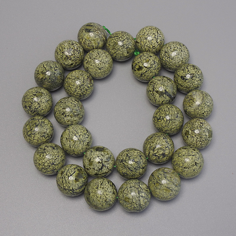 Serpentine Beads Smooth Round 15mm+/-, Length 39cm+/- on Thread
