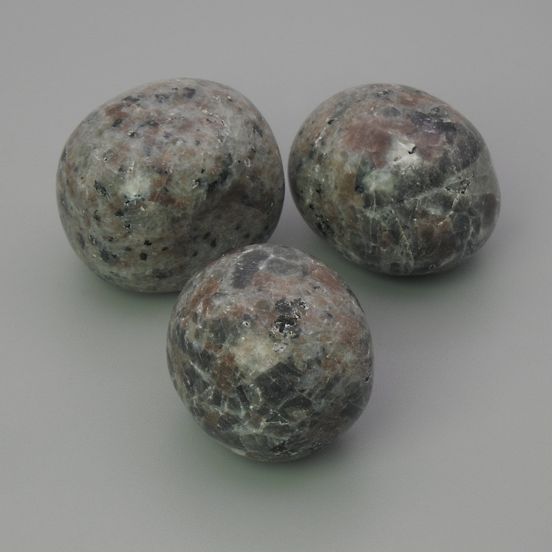 Souvenir Stone Gabbro Tumbled 22-27x20-22mm (+/-), Pack 100g (Price per 100g)