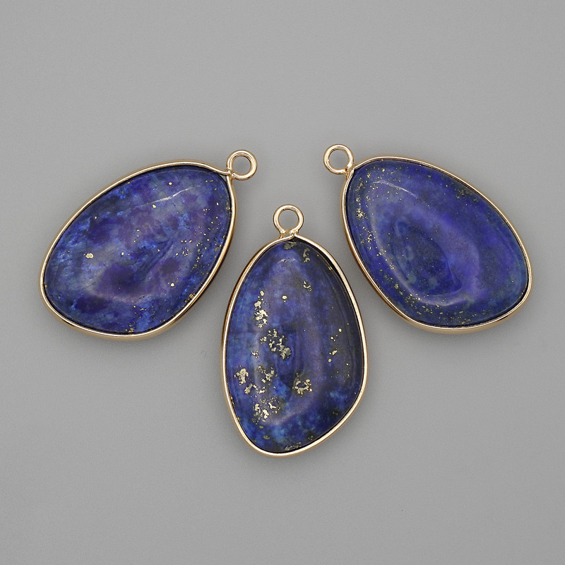 Lapis Lazuli pendant in a golden-tone setting 21×35 mm+
