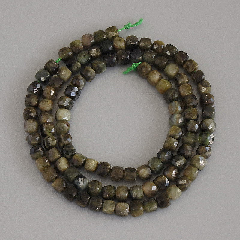 Green Tourmaline Faceted Cube Beads, diameter 4x4mm+/-, on strand, length 40cm+