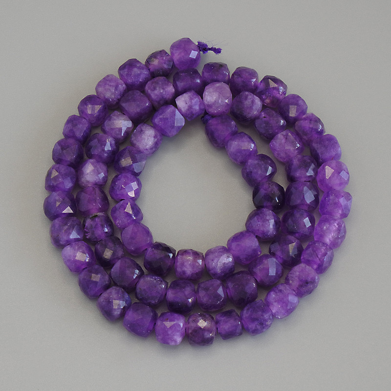 Sugilite Faceted Cube Beads, diameter 5.5x5.5mm+/-, on strand, length 37cm+
