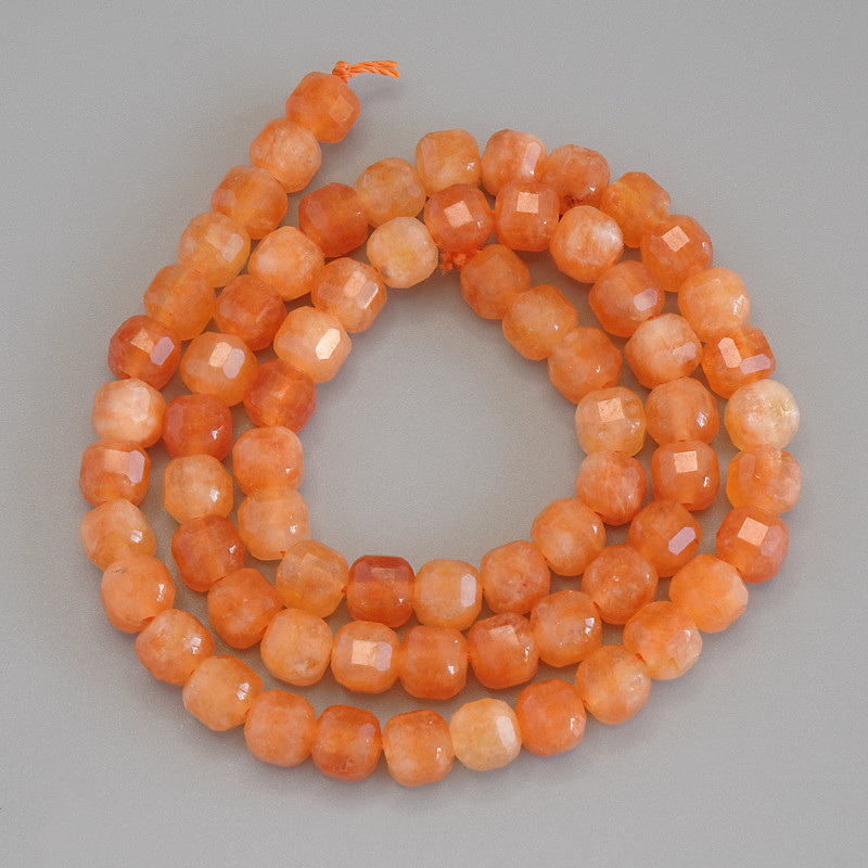 Jade Machang Beads, Faceted Cube, Diameter 6x6mm+/-, on Thread, Length 40cm+