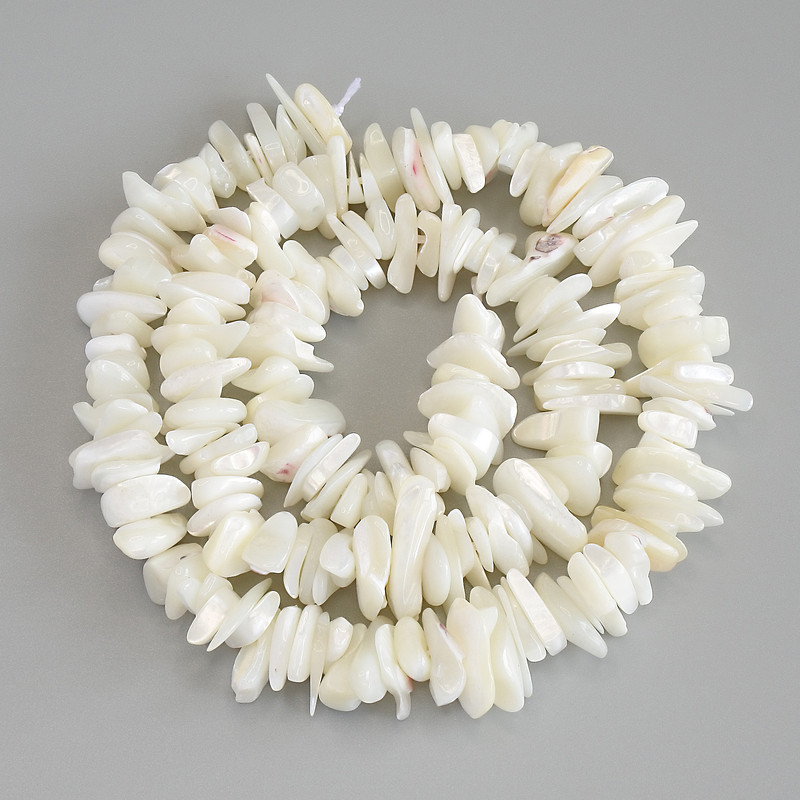 Mother of Pearl Chip Beads, diameter 10-14x1-5mm+/-, on a thread, length 40cm+
