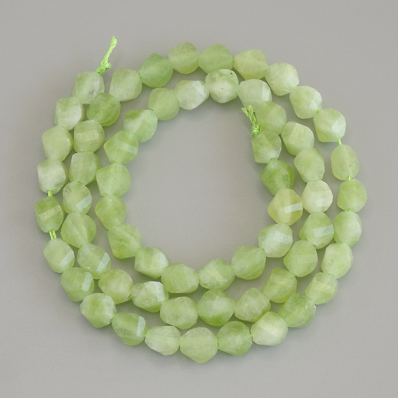 Chrysolite Olivine Beads, faceted rhombus, diameter 6x5mm+/-, on a thread, length 37cm+