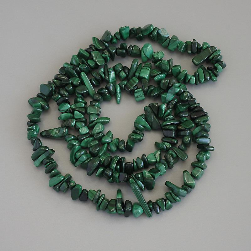 Malachite Chip Beads, diameter 8-16x2-6mm+/-, on fishing line, length 80cm+