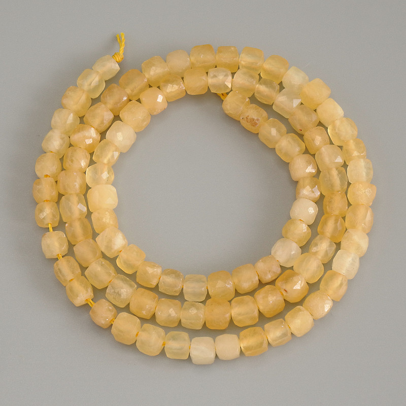 Citrine Faceted Cube Beads, diameter 4x4mm+/-, on thread, length 39cm+