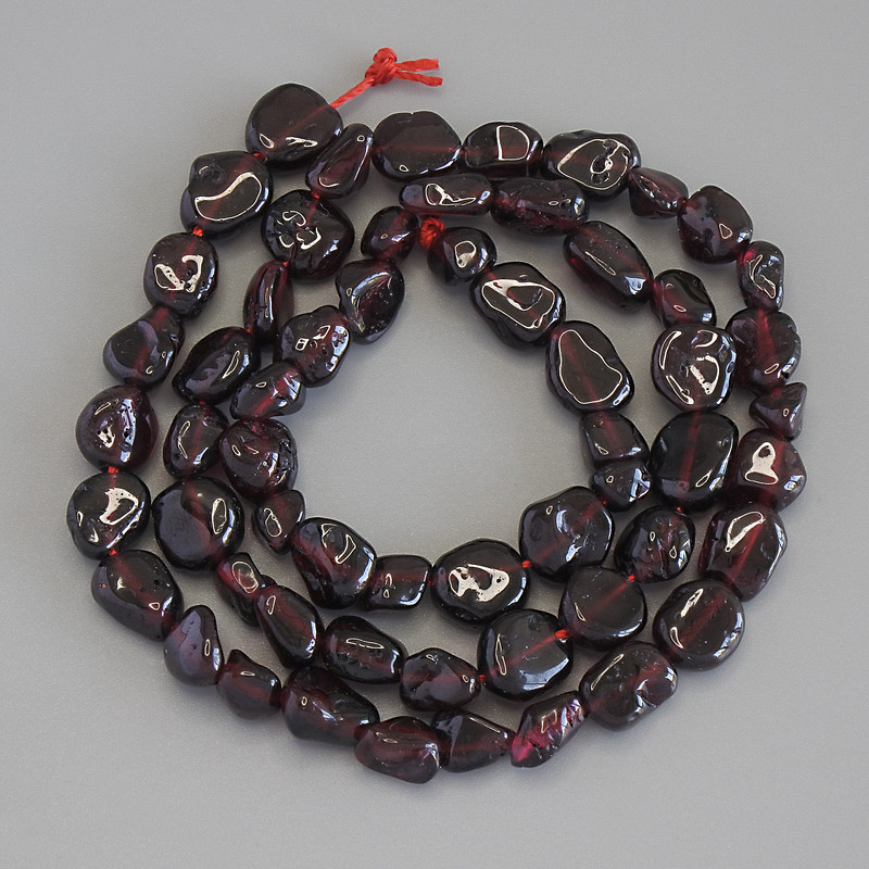 Garnet Tumbled Beads on thread, diameter 5-8x5-7mm+-, length 41cm+-