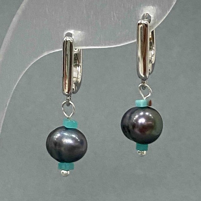 River Pearl Earrings, Graphite Colour, Diameter 9x7.5mm+/-, Variscite Cube 2.5mm+/-, Length 28mm+