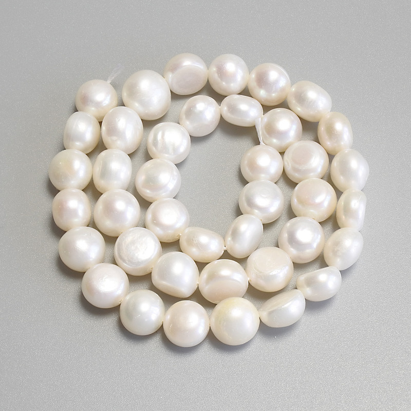 Freshwater Pearls Beads, diameter 8–9mm ± on thread, length 35cm+