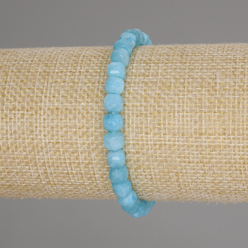 Aquamarine Faceted Cube Bracelet, diameter 5x5mm+/-, length 18cm+/- stretch