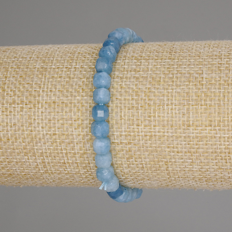 Aquamarine Faceted Cube Bracelet, diameter 5x5mm+-, length 18cm +- stretch