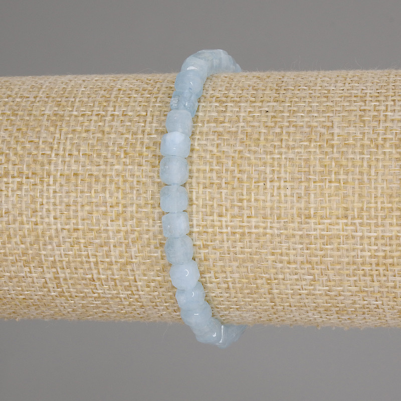 Aquamarine Bracelet, faceted cubes, diameter 5x5mm+-, length 18cm +- stretch