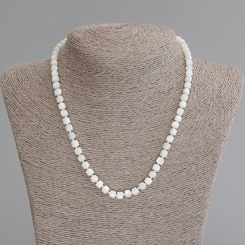 Mother-of-Pearl Necklace, rondelle beads, diameter 4-5x5,5mm+-, length 50cm +- with clasp