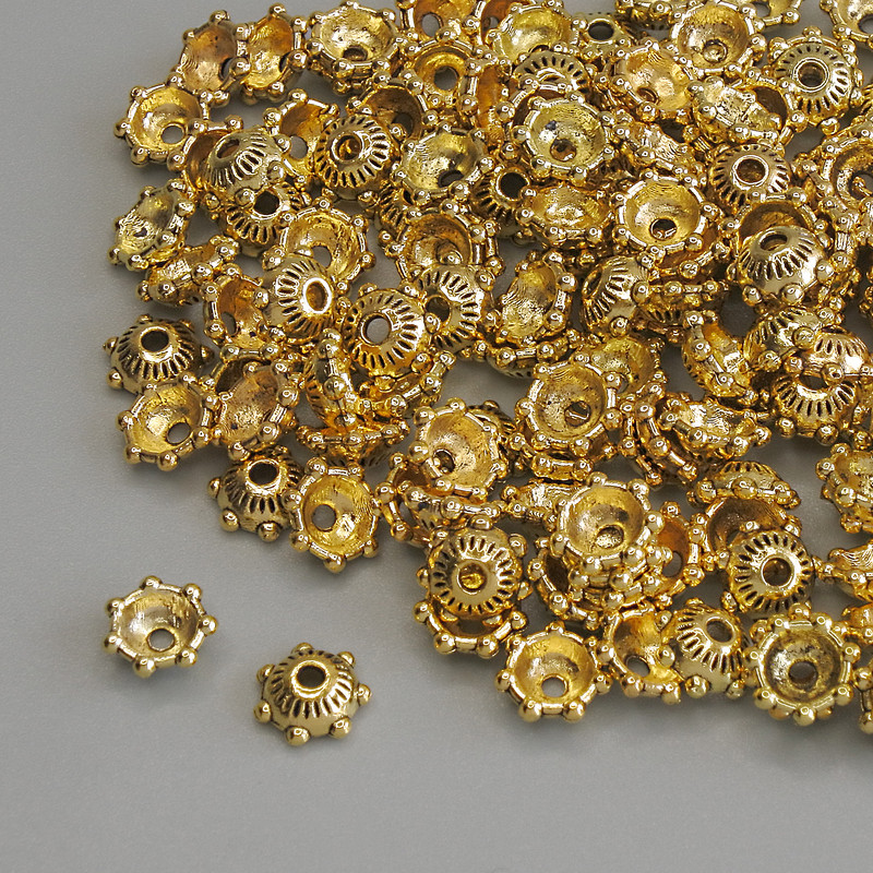 Bead Cap Finding, Gold Metal Colour, Diameter 5.5x1mm+/-, Hole Diameter 1.3mm+/-, Pack of 20g (~143pcs)