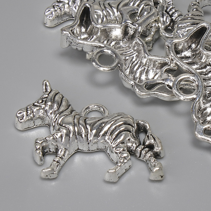 Zebra Pendant Charm, silver-tone metal, diameter 27x21mm+/-, loop hole 3.2mm+/-, pack of 5+