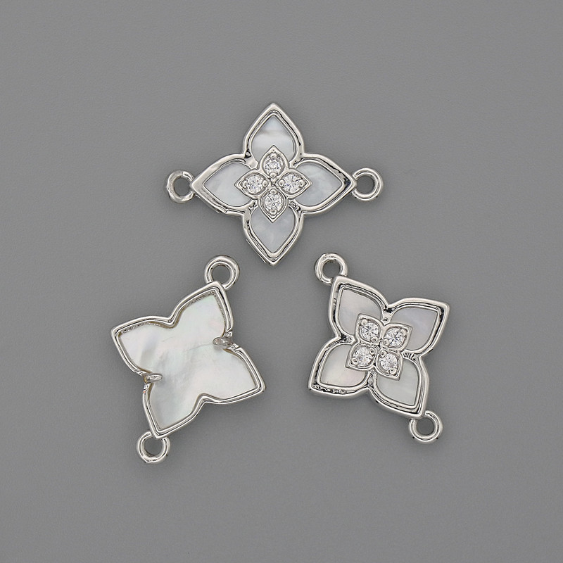 Connector Pearlised Pearl 15x19mm± Silver Metal