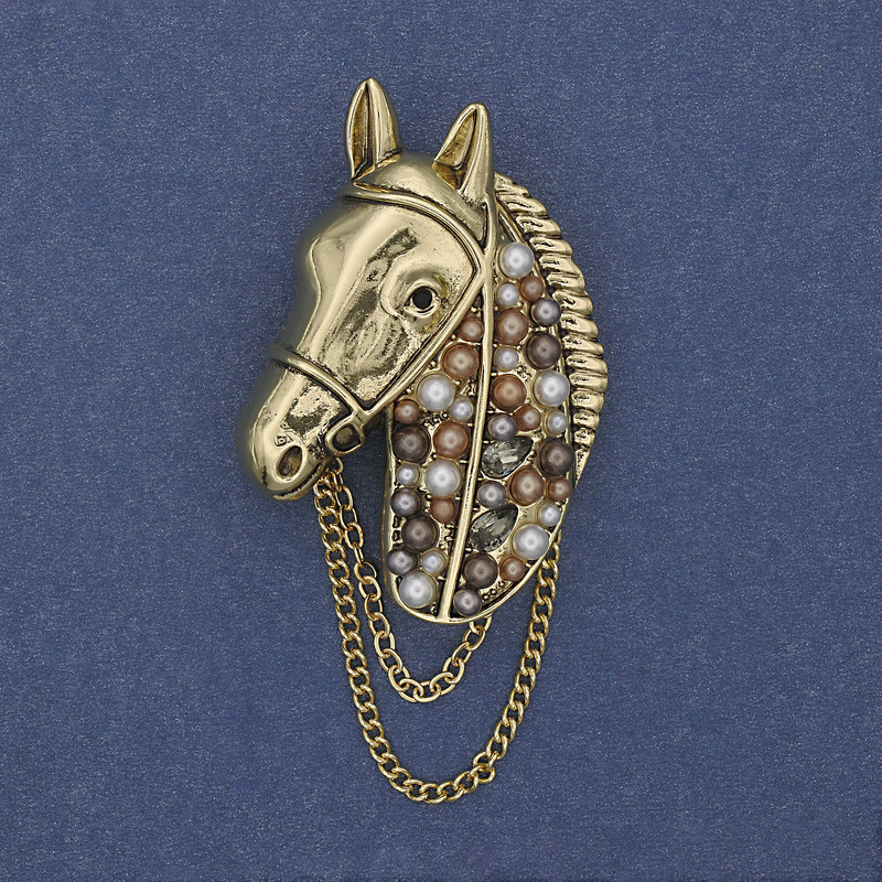 Brooch Horse Crystals Pearls Golden Chain 46x29mm+