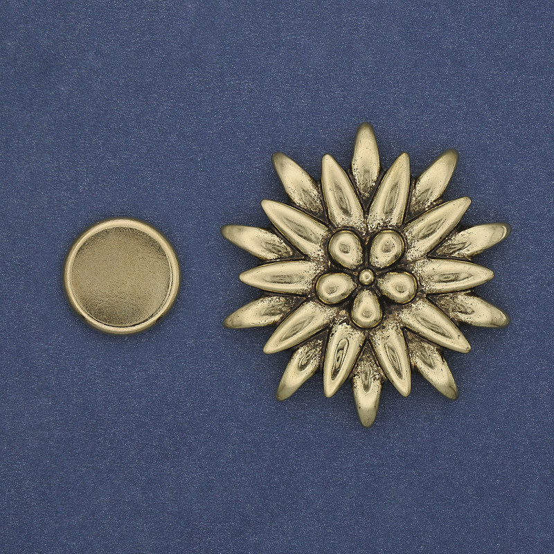 Magnetic Flower Brooch 41mm+- Gold-Tone Metal