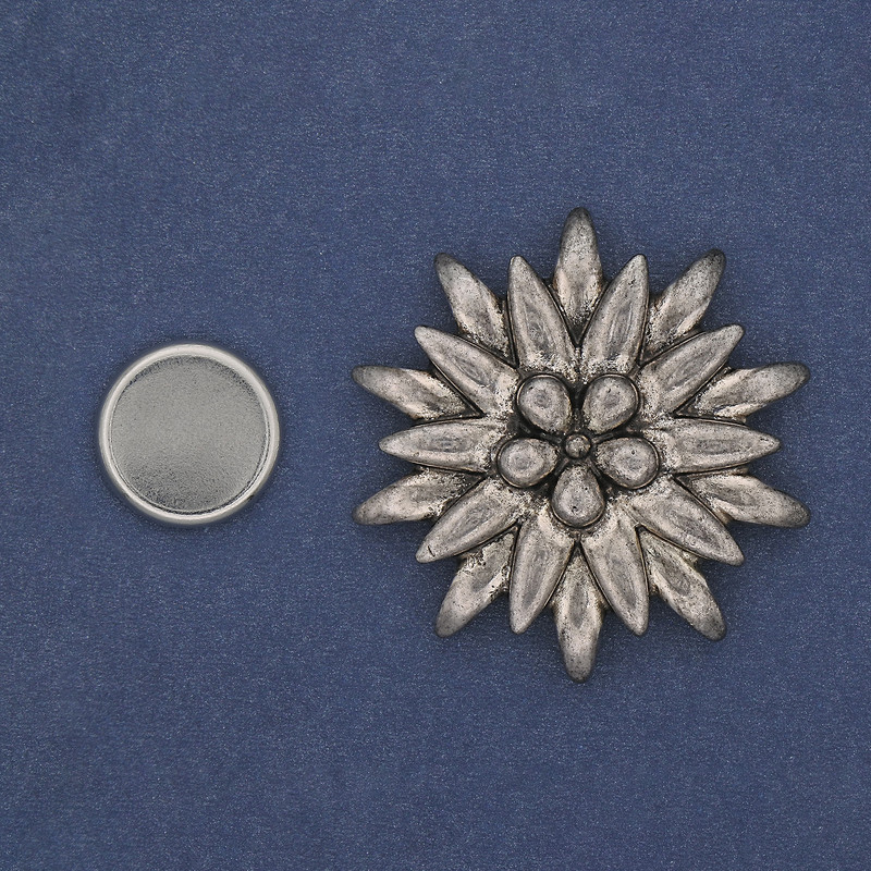 Flower Magnetic Brooch 41mm+- Silver-tone Metal