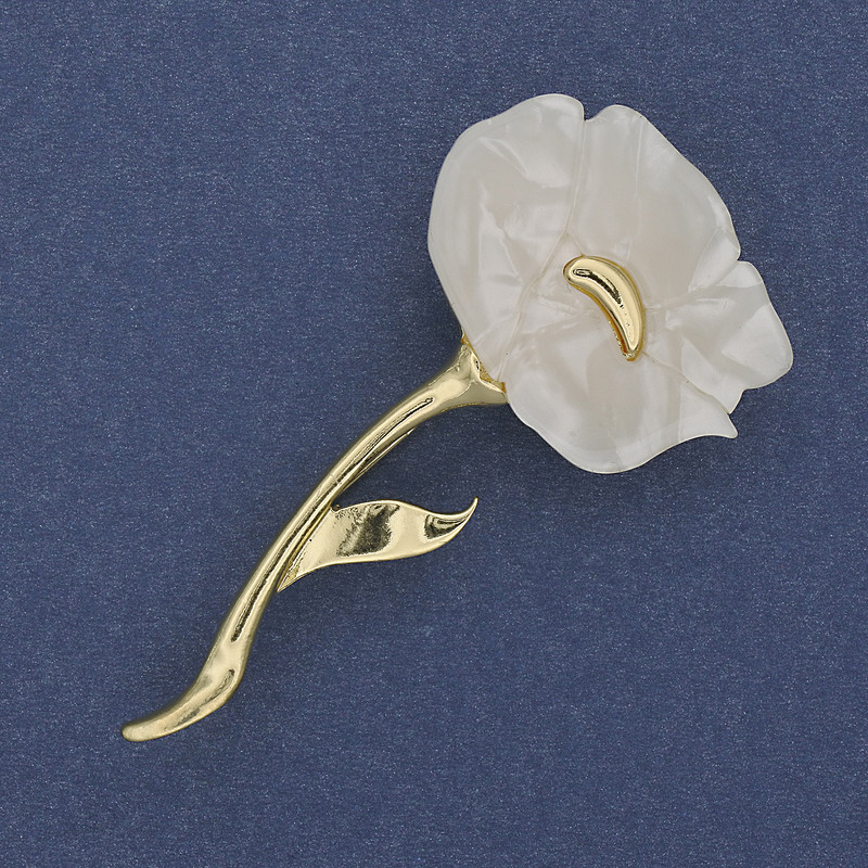 White Mother-of-Pearl Poppy Flower Brooch 63x32mm+- Gold-Tone Metal