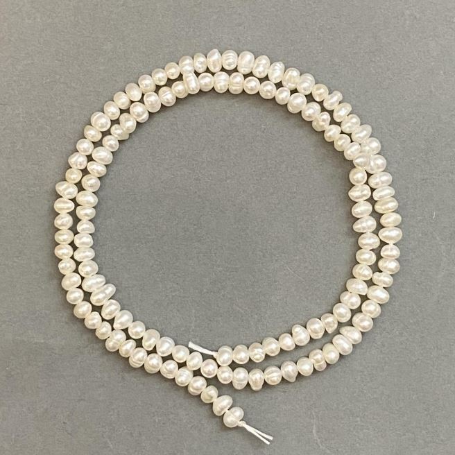 Freshwater pearls beads 3×4mm on a thread, length 35cm
