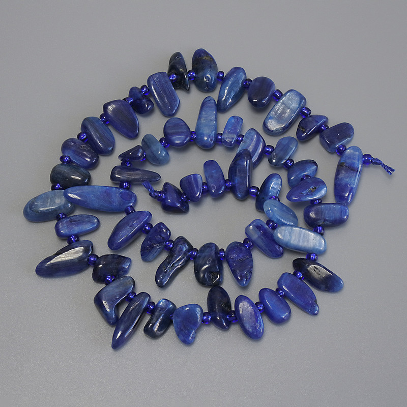 Kianite Nugget Butterfly Beads, 10-17×5-7mm, 3mm+ beads, 39cm+ length on thread