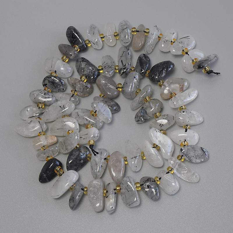 Rutilated Quartz Hair Quartz Beads, Butterfly shape, chipped, 12-14×5-7mm, glass beads 3mm, on thread, length 40m