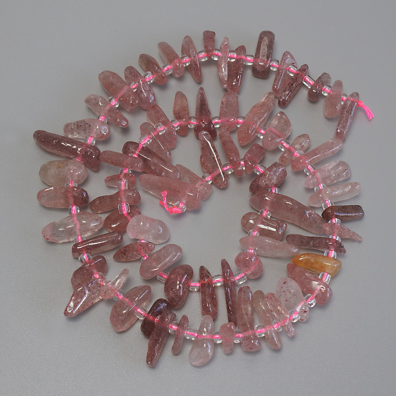Strawberry Quartz Chip Beads, diameter 10-20x5-7mm+-, seed beads 3mm+-, length 40cm+- on a thread