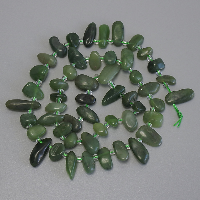 Jadeite Chip Butterfly Beads, diameter 9-14x4-7mm+-, seed beads 3mm+-, length 43cm+- on a thread