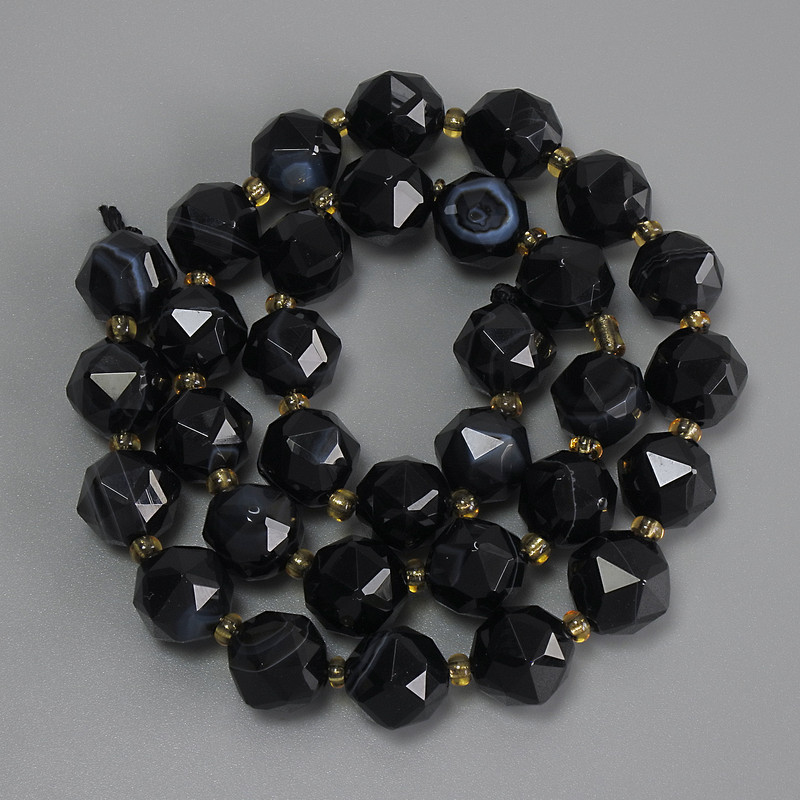 Agate Beads – Multifaceted, 10x9mm, on Thread, 37cm