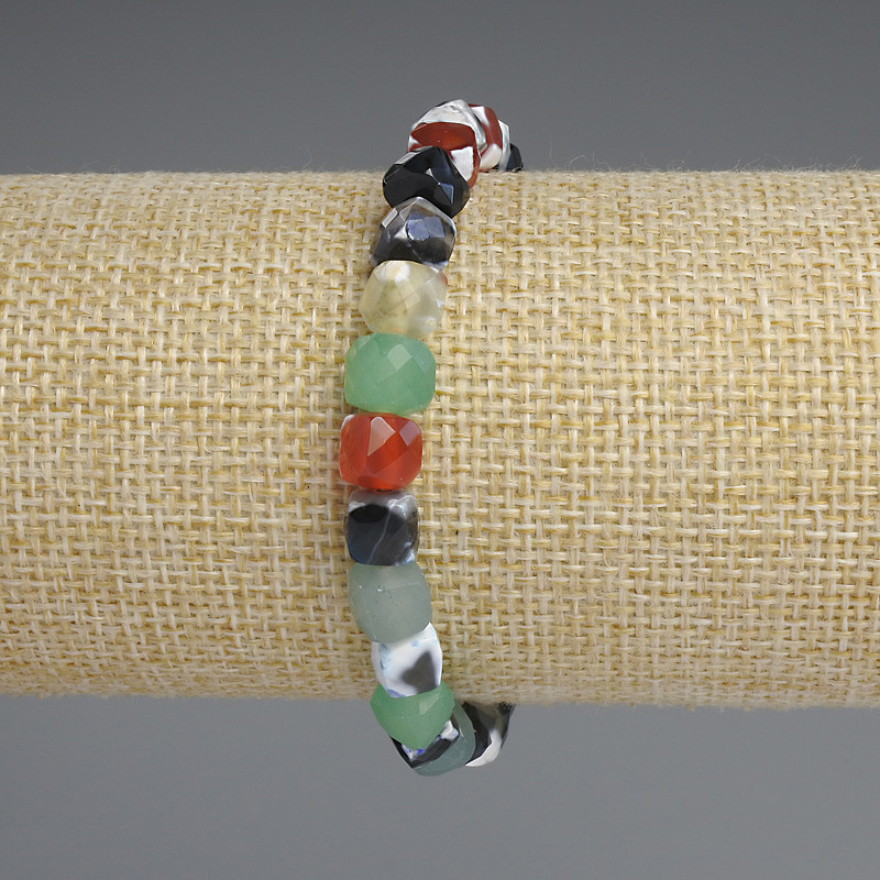Agate Faceted Cube Bracelet, diameter 6.5x6.5mm+-, length 18cm+- stretch