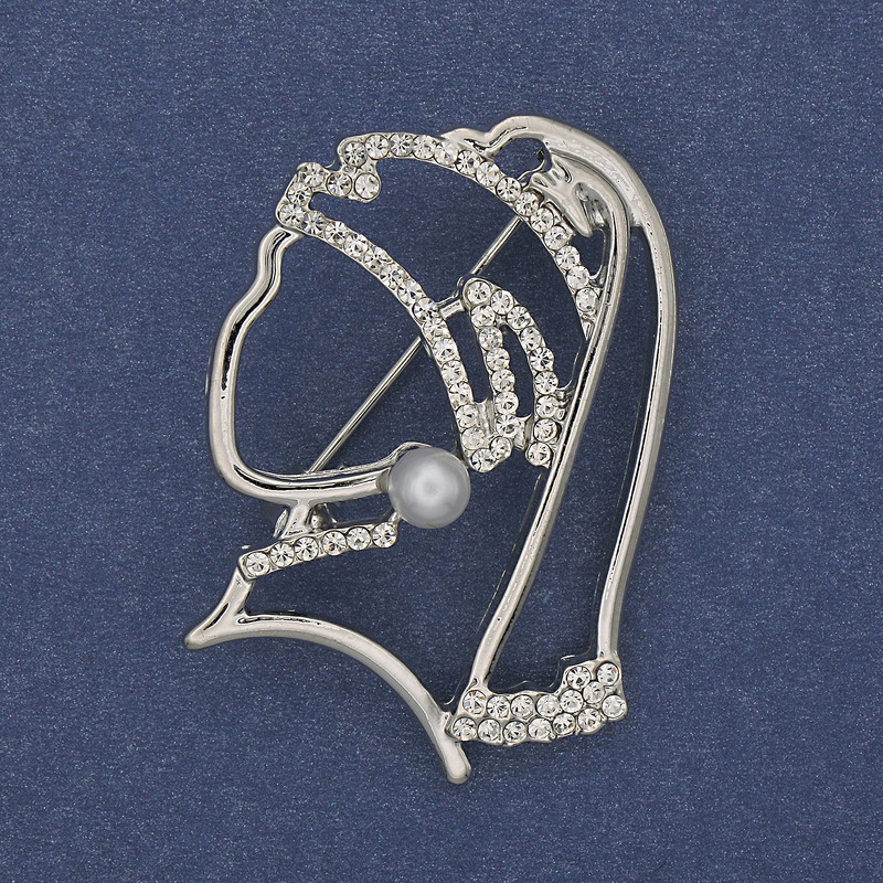 Brooch Girl with a Pearl Earring White Rhinestones Silver-Tone Metal 39x29mm+