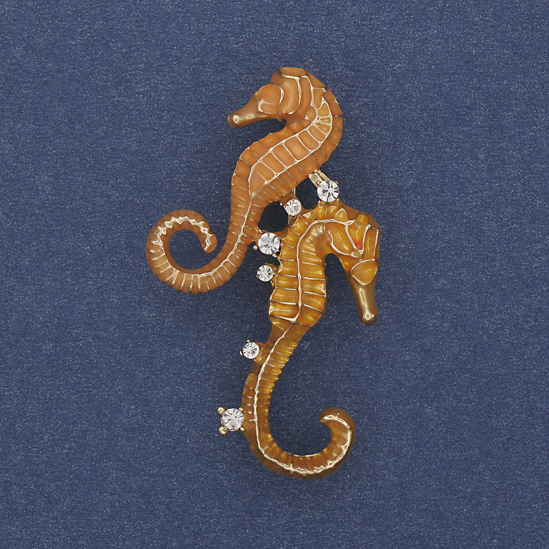 Seahorse Brooch Beige Enamel White Rhinestones Gold-Tone Metal 22x41mm+