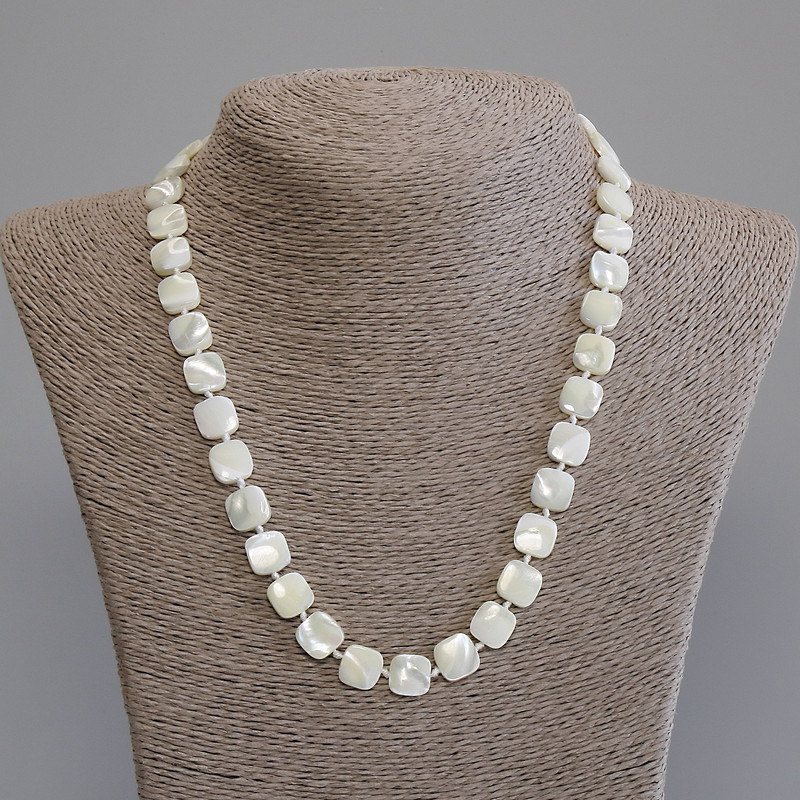 Mother-of-Pearl Square Necklace, diameter 10x10mm+-, length 50mm+- with clasp