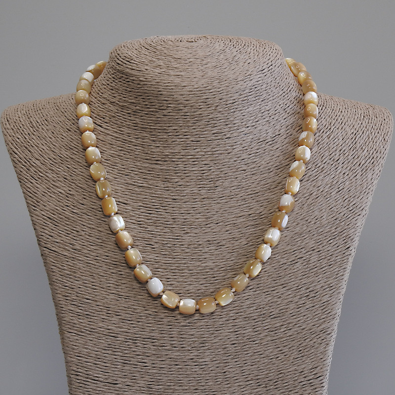 Beige Mother-of-Pearl Barrel Necklace, diameter 8x7.5mm+-, length 50mm+- with clasp