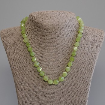Chrysolite Peridot Necklace, faceted rhombus, diameter 9x8mm+/- seed beads 3mm+/-, length 50mm+/-, with clasp