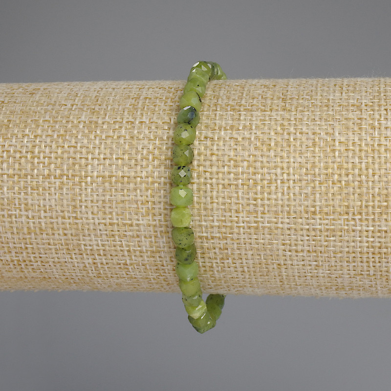 Canadian Jadeite Bracelet, faceted cube, diameter 4.5x4.5mm+/-, length 18cm+