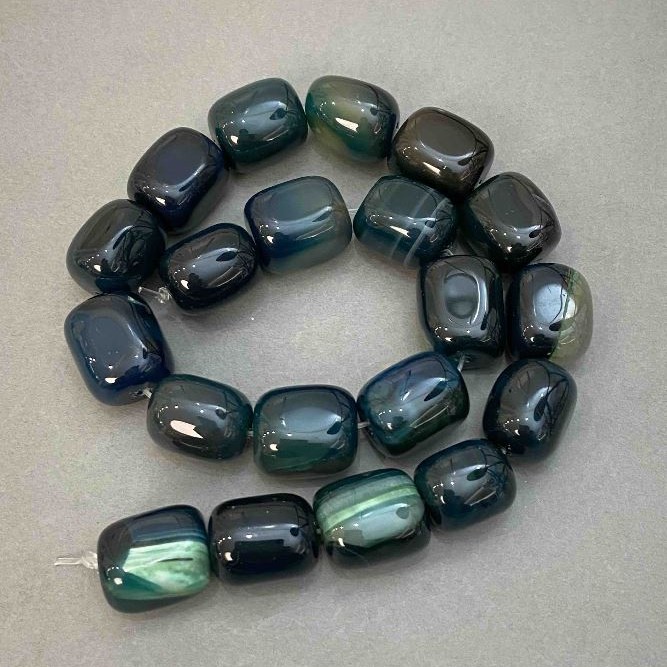 Agate Bar Beads, diameter 17-19x15-17mm+/-, on fishing line, length 38cm+