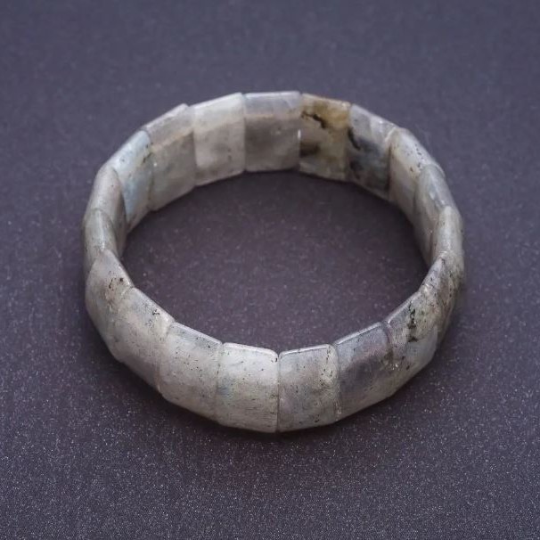 Labradorite Bracelet on elastic, rectangular link 2.4x1.1cm+