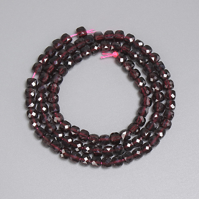 Garnet Beads Faceted Cube 4x4mm+-, 39cm+- Length on Thread