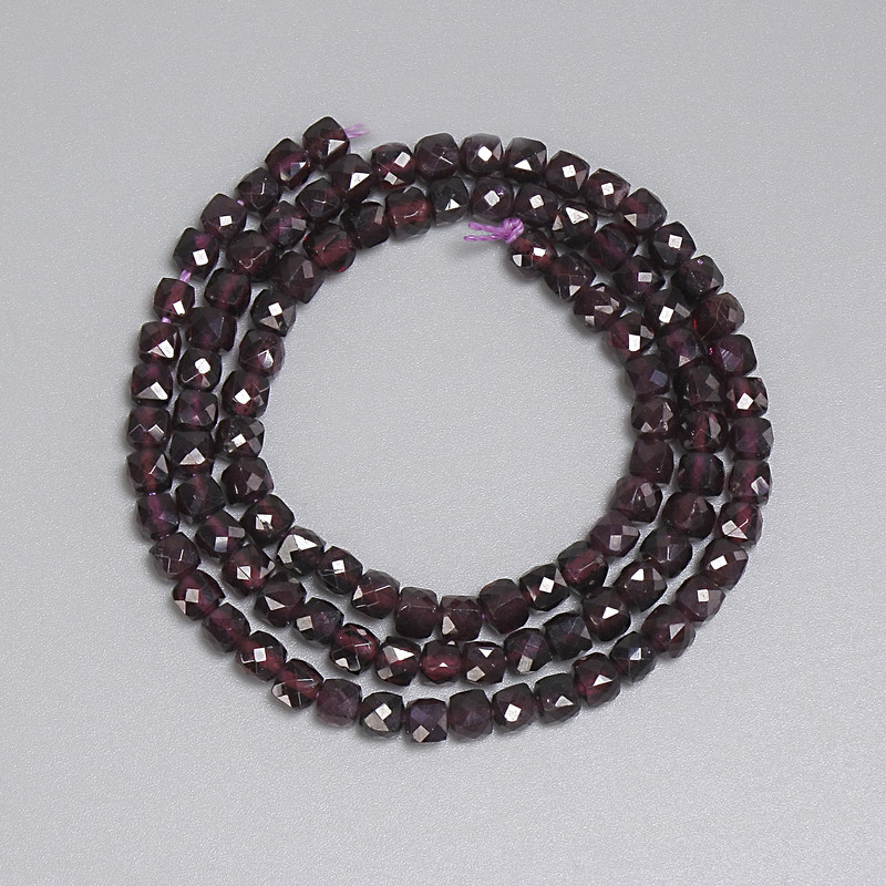 Garnet Beads Faceted Cube 4x4mm+-, 39cm+- Length on Thread