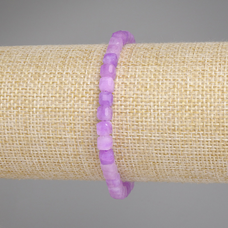 Lavender Amethyst Faceted Cube Bracelet, diameter 5x5mm+-, length 18cm +- stretch