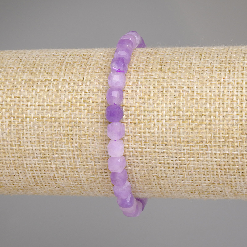 Lavender Amethyst Faceted Cube Bracelet, diameter 5x5mm+-, length 18cm +- stretch